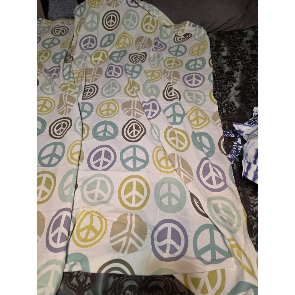 Free Spirit Peace Sign Shower‎ Curtain